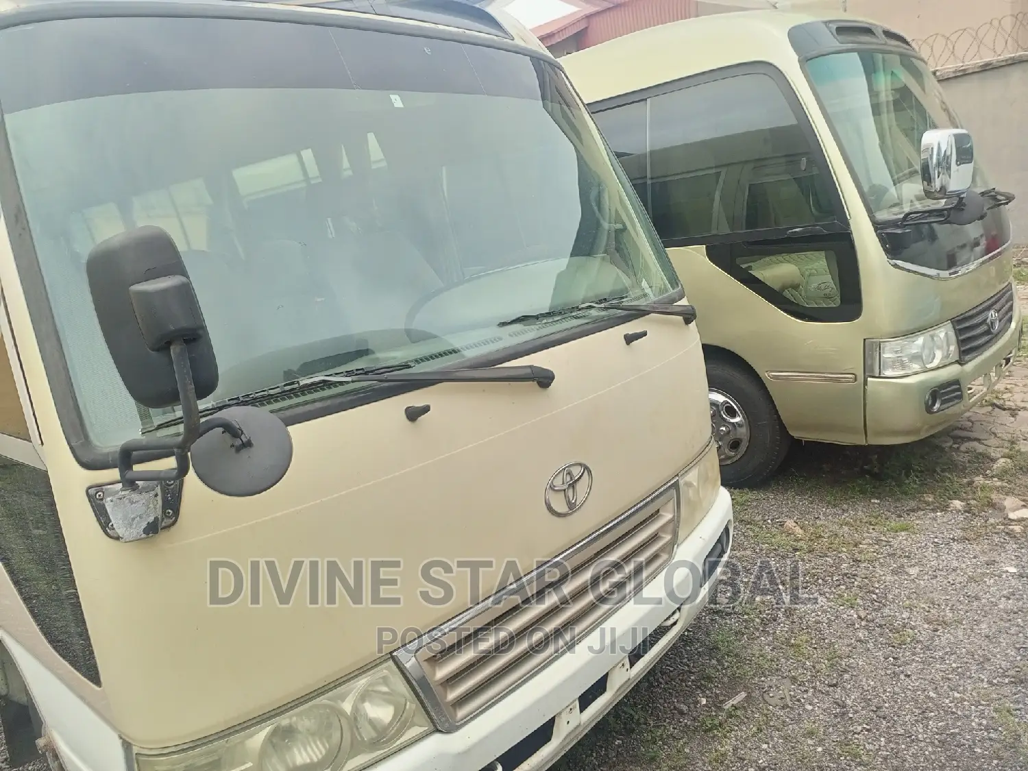 Toyota Coaster 2012 Gold