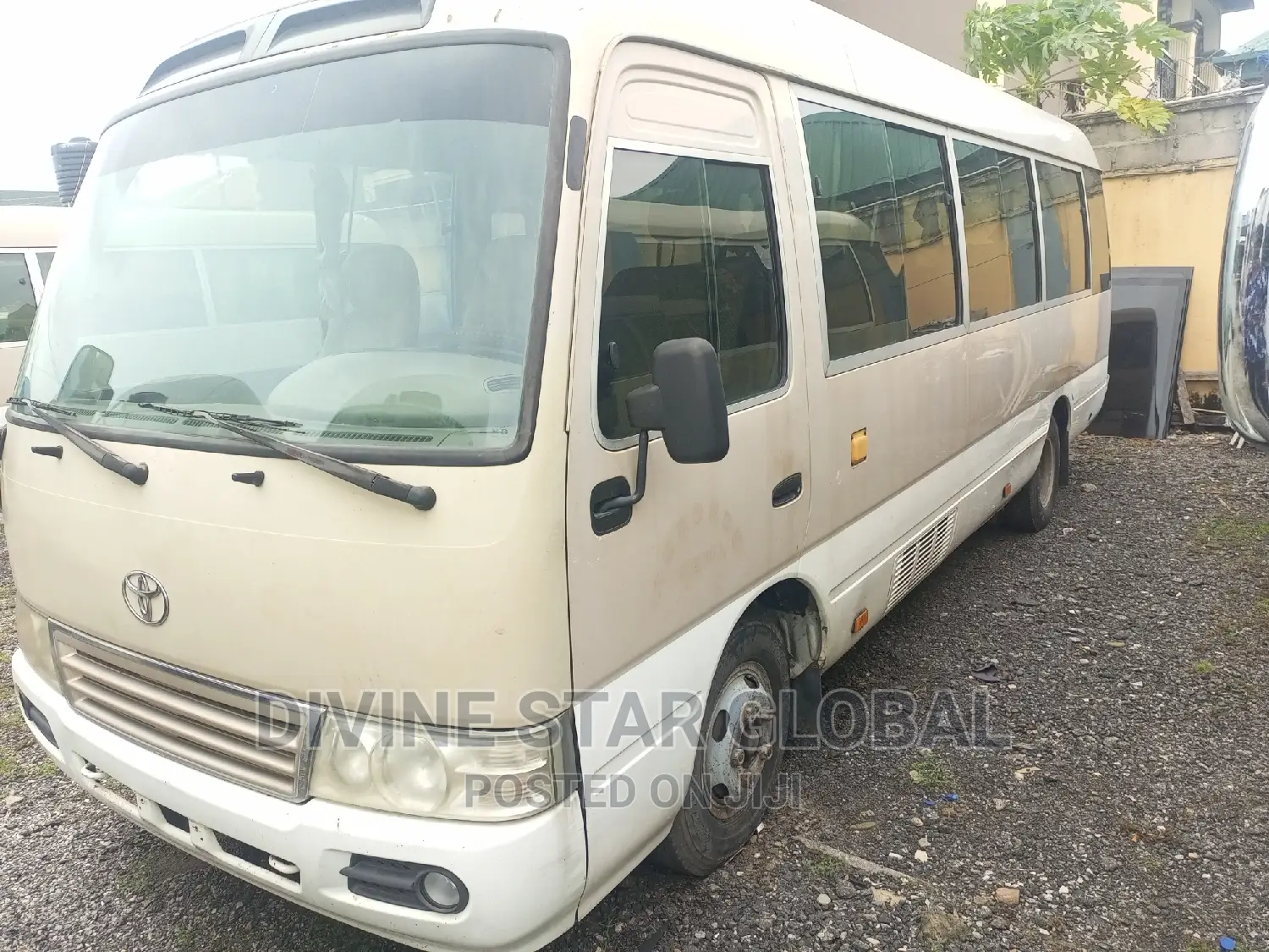 Toyota Coaster 2012 Gold