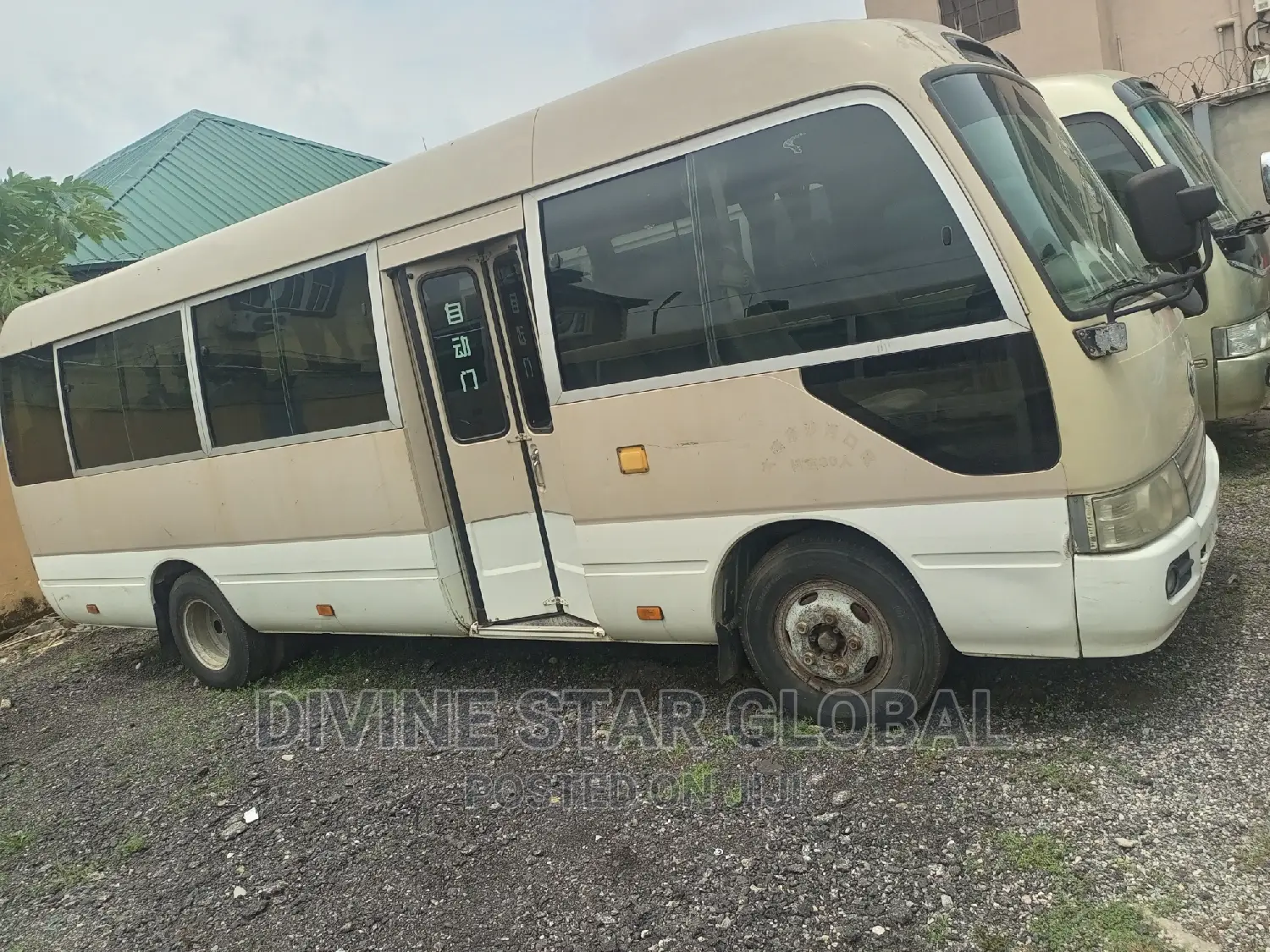 Toyota Coaster 2012 Gold