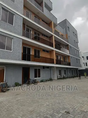 3bdrm Block of Flats in Mojisola Onikoyi for sale