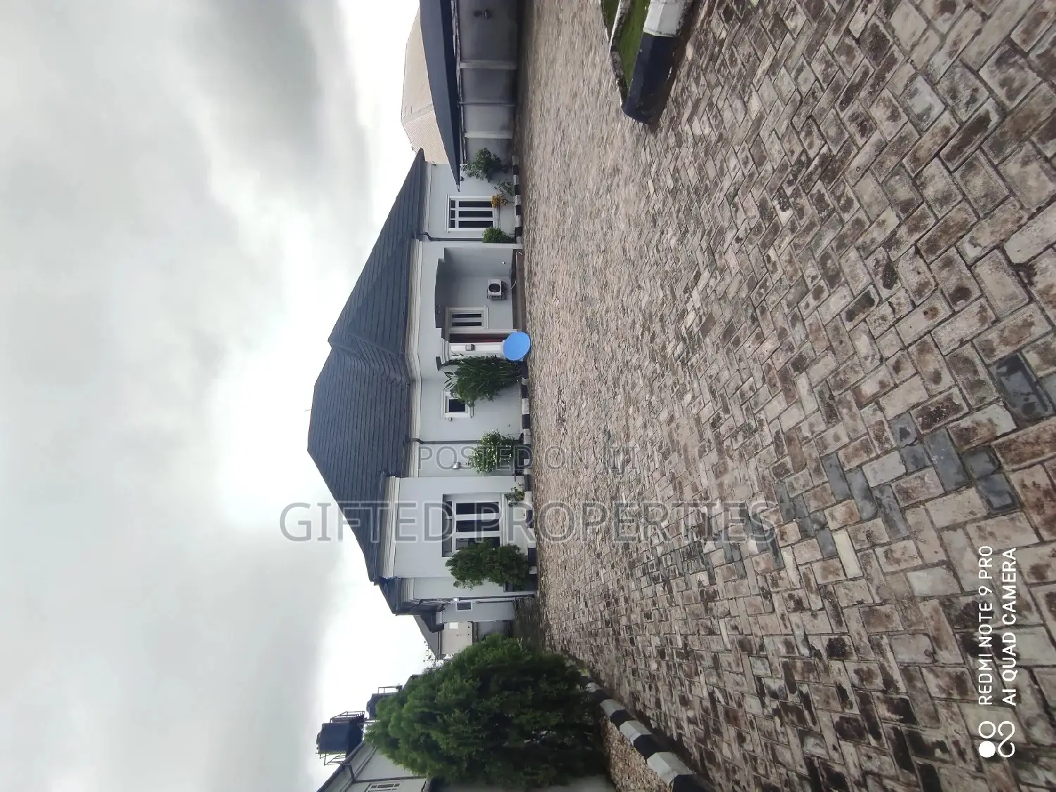 4bdrm Bungalow in Eliozu Farm Rd, Port-Harcourt for sale