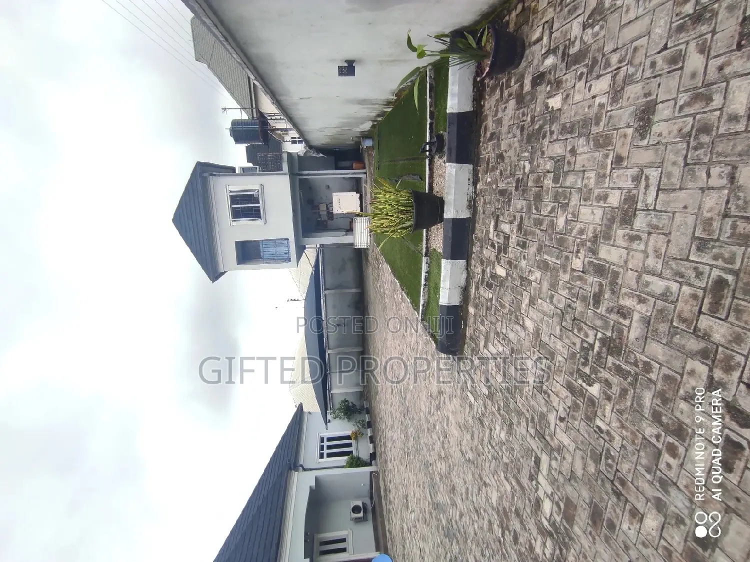 4bdrm Bungalow in Eliozu Farm Rd, Port-Harcourt for sale