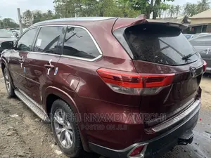 Toyota Highlander 2017 Red