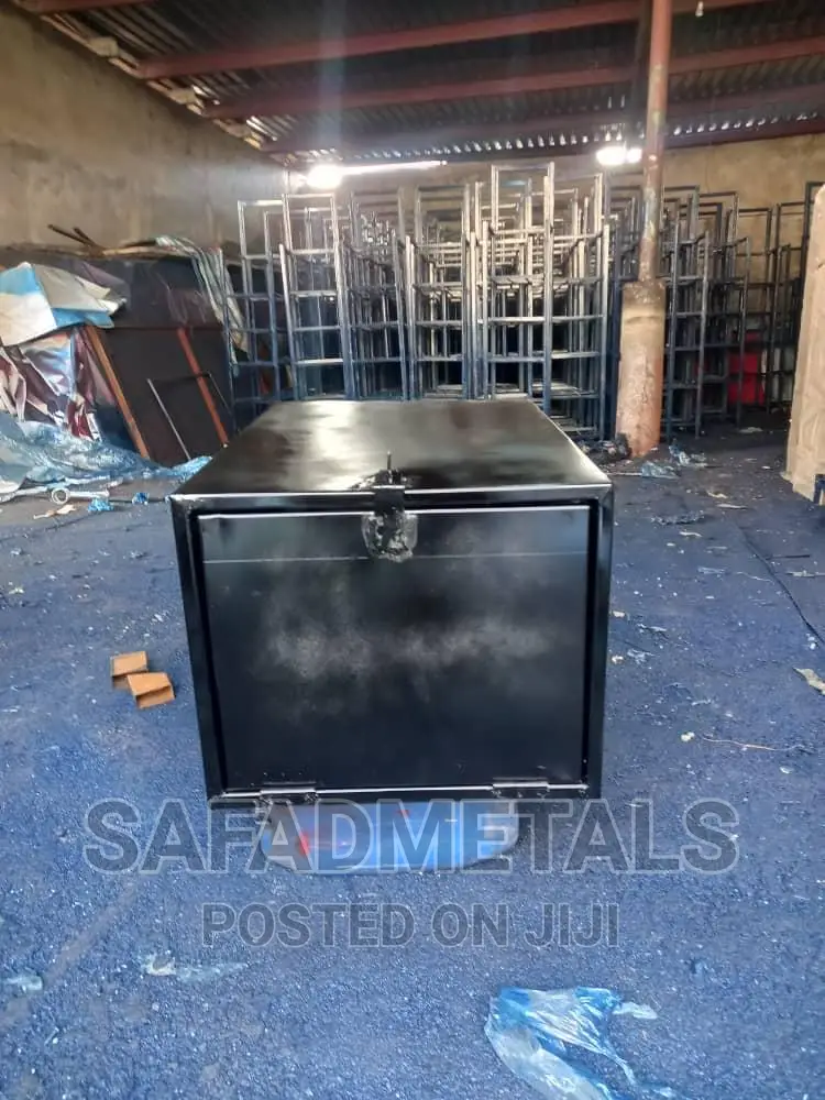 Dispatch Box