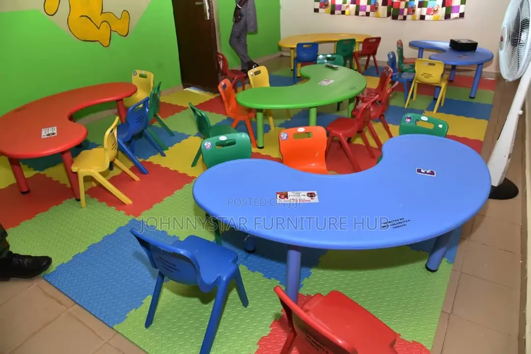 Students Plastic Chairs With Tables