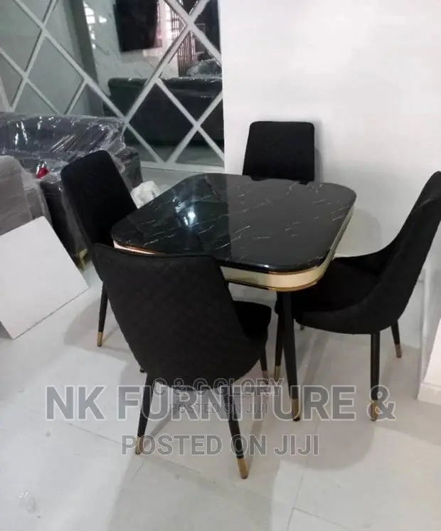 Classic Dining Set by 4 Seater