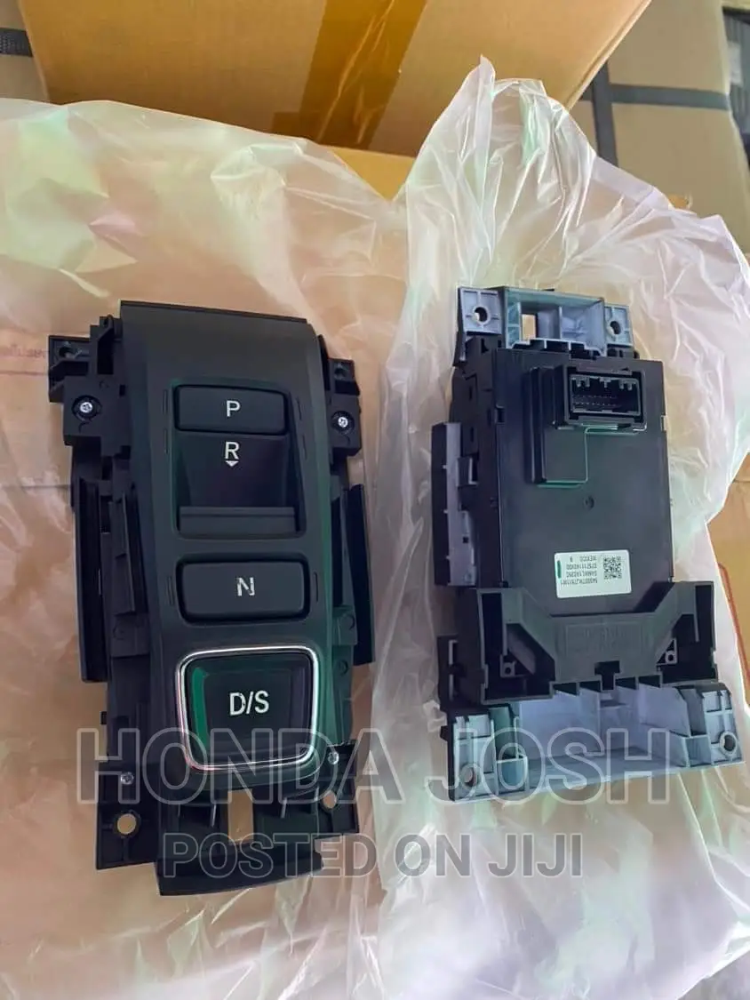 Gear/Shift Knobs 2003 2005 Model Honda Accord in Yaba Vehicle Parts