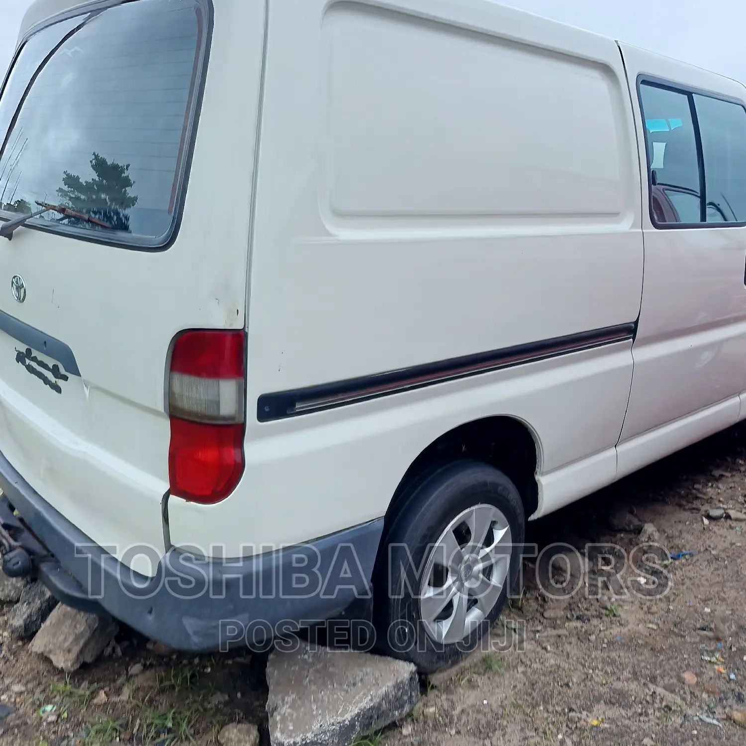 Toyota HiAce 2003 White