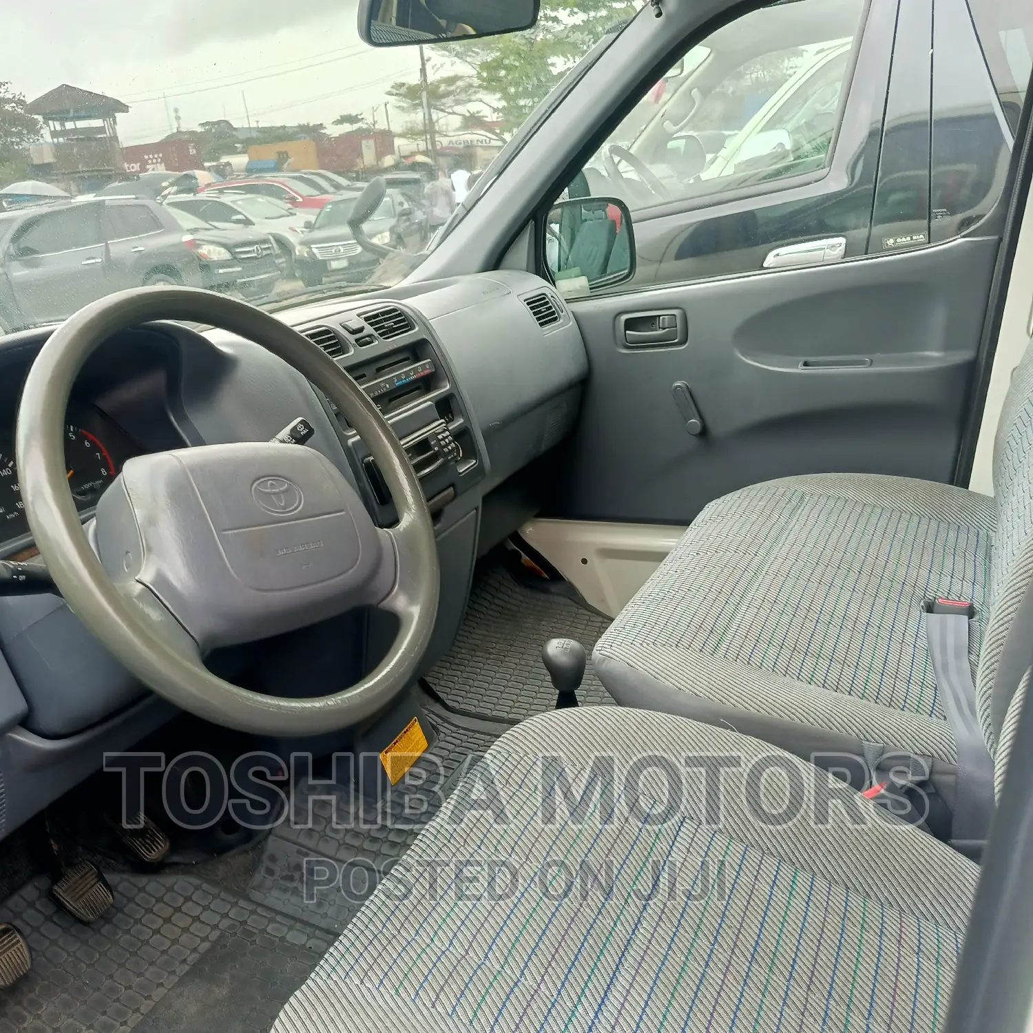 Toyota HiAce 2003 White