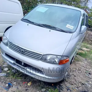 Toyota HiAce 2004 Silver