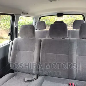 Toyota HiAce 2004 Silver