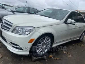 Mercedes-Benz C300 Luxury 4Matic Sedan AWD (3.0L 6cyl 7A) 2011 White