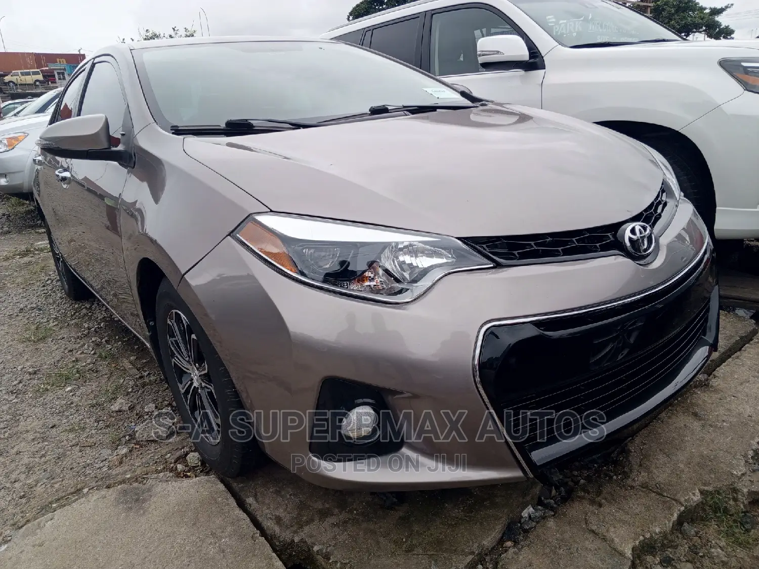 Toyota Corolla 2016 Gold