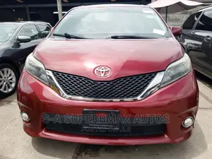 Toyota Sienna 2015 Red