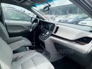 Toyota Sienna 2016 Gray