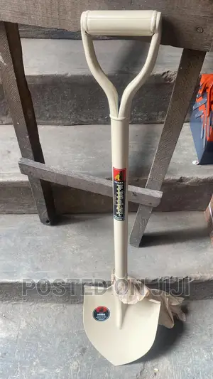Rounded Spade Professional