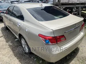 Lexus ES 350 2011 Gold