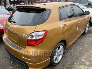 Toyota Matrix 2010 Gold
