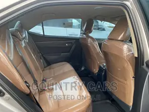 Toyota Corolla 2016 Gold