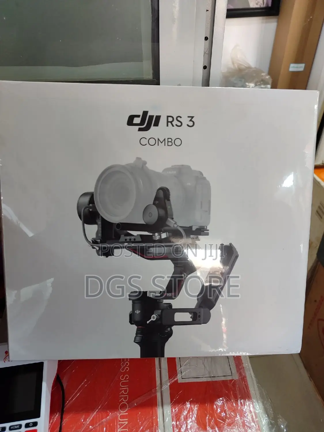 DJI RS 3 Combo Gimbal Stabilizer