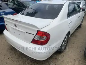Toyota Corolla Sedan 2004 White
