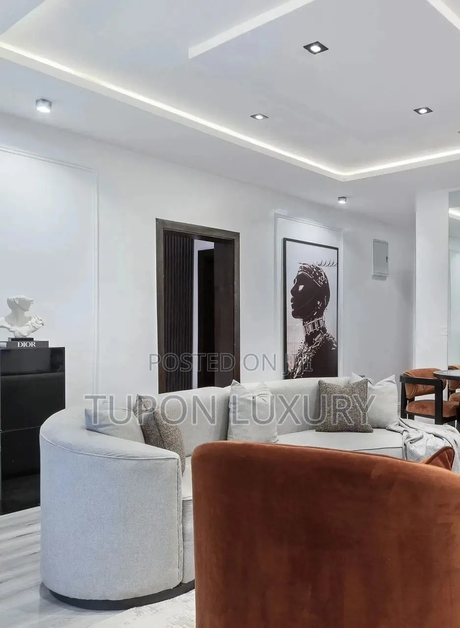 Luxury 2 Bedroom Apartment Available