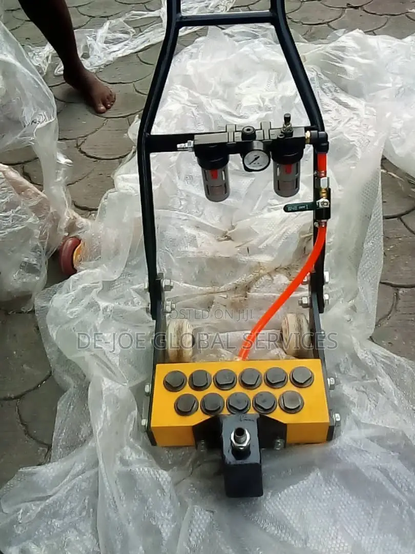 Pneumatic Deck Descaling Machine