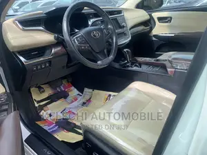 Toyota Avalon Limited Sedan FWD (3.5L 6cyl 6A) 2013 White