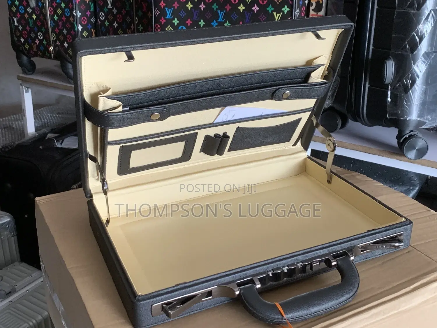 Leavesking Suit Case