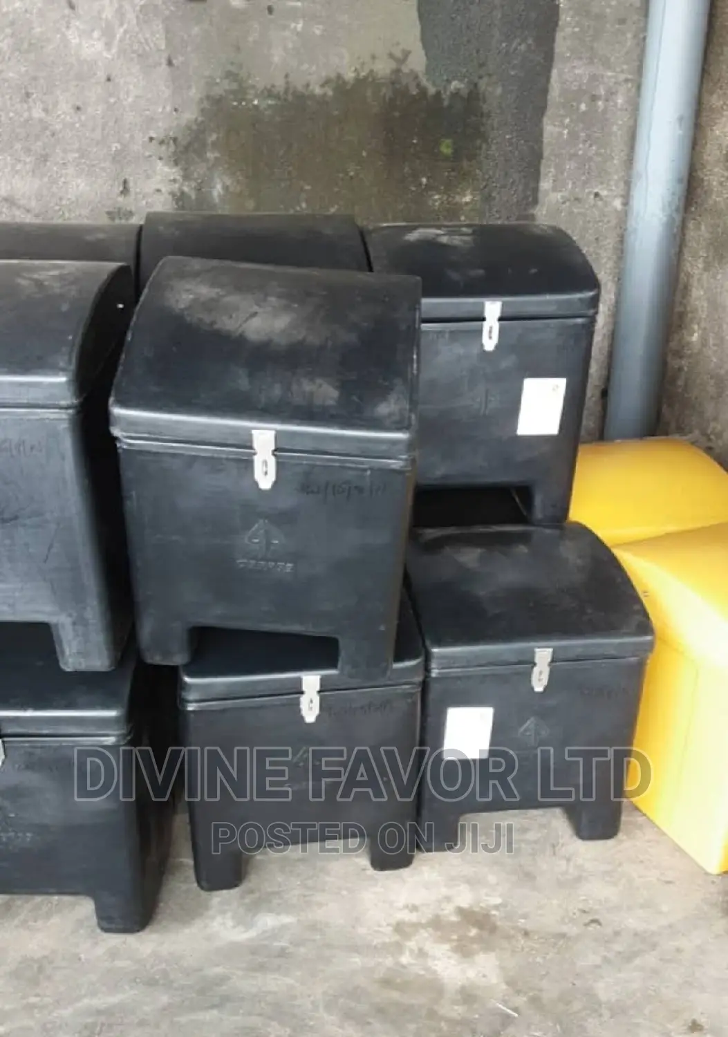 Currier Dispatch Box for Mail Delivery.
