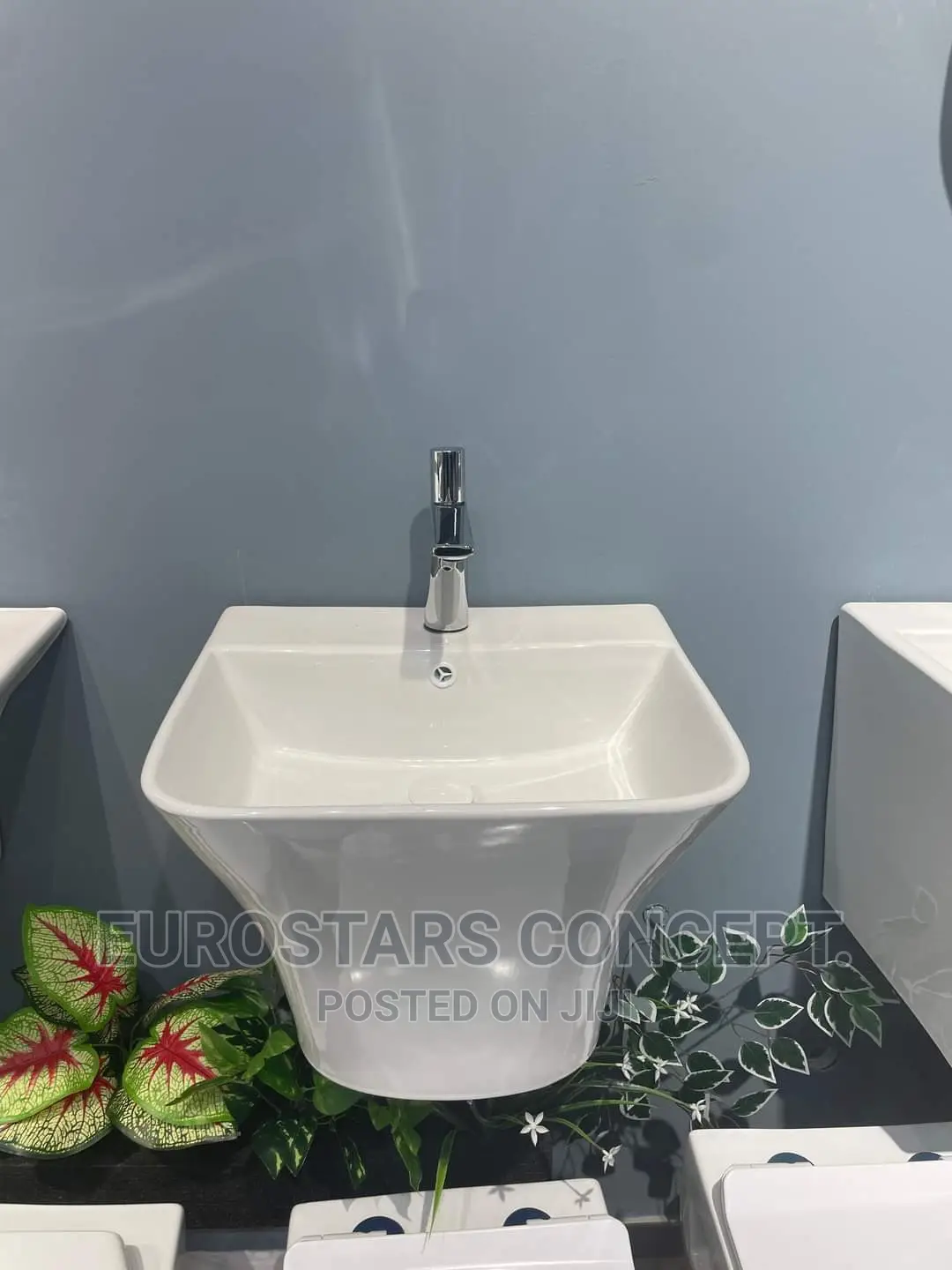 White Hanging Ceramic Wash Hand Basin
