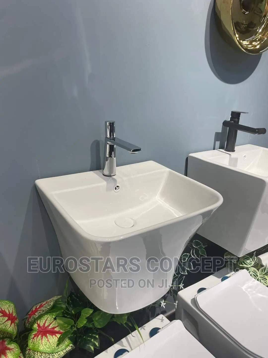 White Hanging Ceramic Wash Hand Basin
