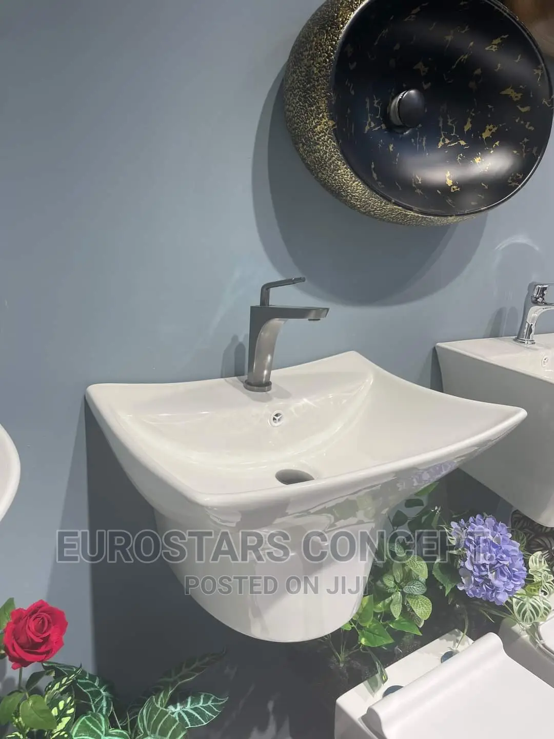 Designed Wall Hanging Ceramic Basin