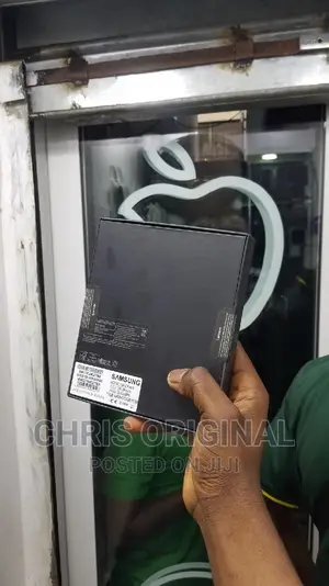 New Samsung Galaxy Z Fold4 256 GB Black