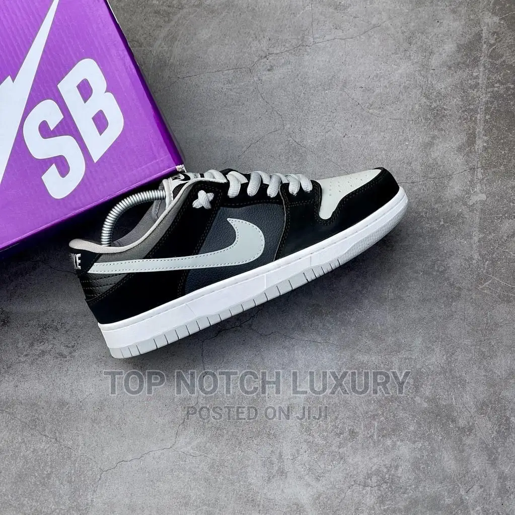 *Nike Sb Dunk Low “Shadow”*