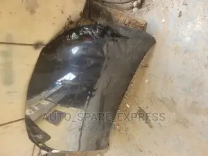 Avensis 2017 Bonnet