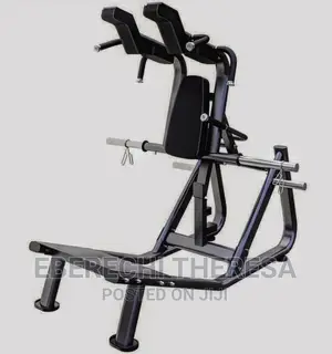 Hack Squat Machine