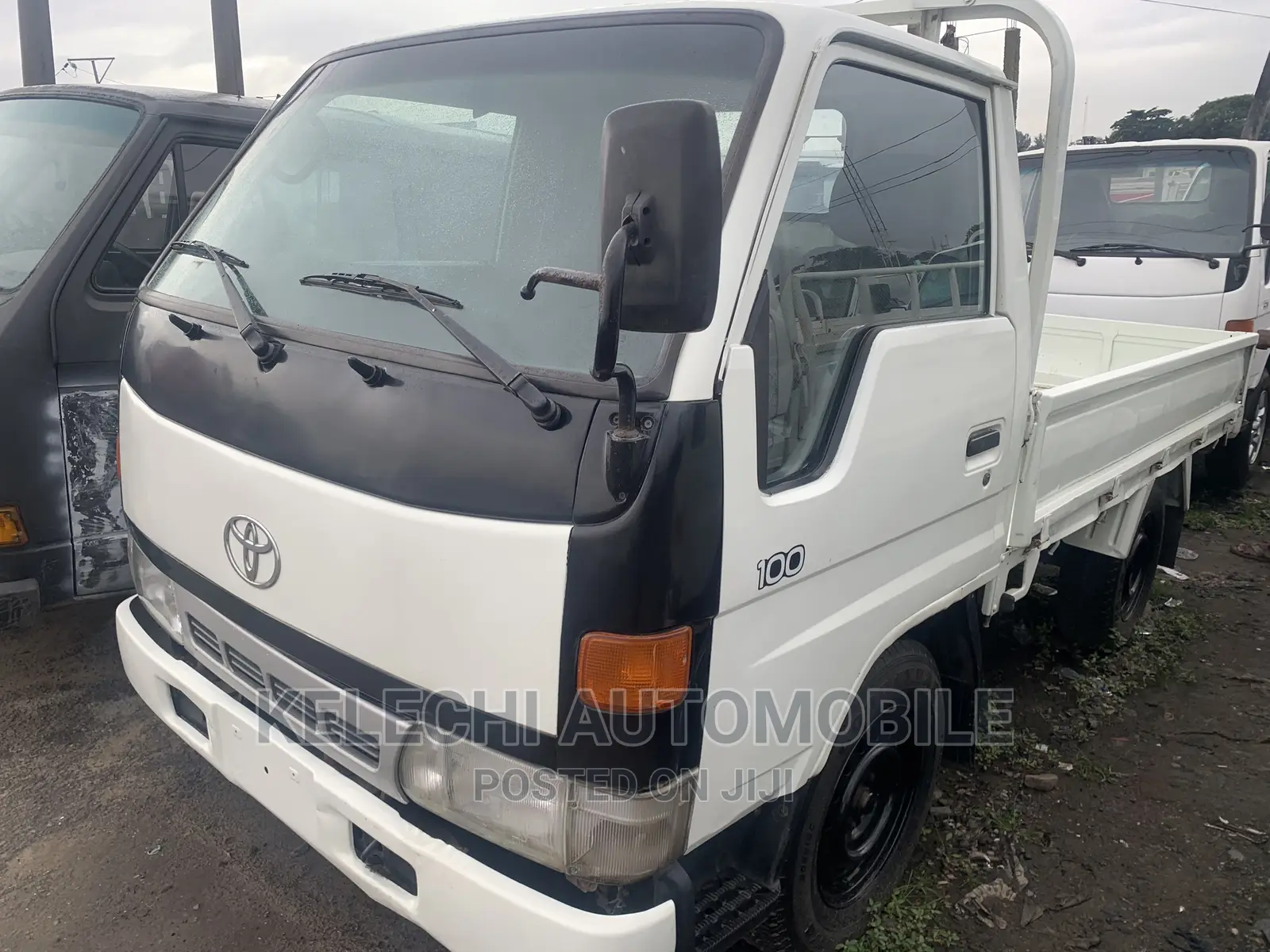 Toyota Grand HiAce 2003 White