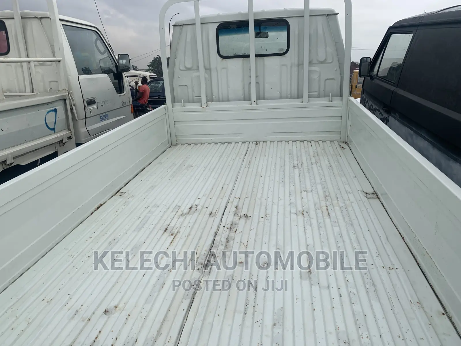 Toyota Grand HiAce 2003 White