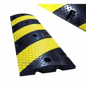 Rubber Traffic Speed Bump Hump With End Caps