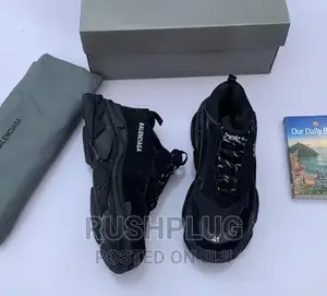 Balenciaga Triple Sole Black Sneakers
