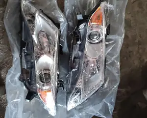 Head Lamp Toyota Venza 2009 - 2012
