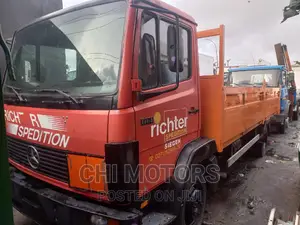 Mercedes Truck 814 19fit Red