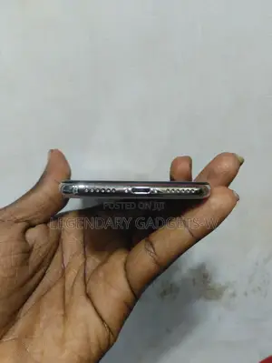 Apple iPhone X 64 GB White