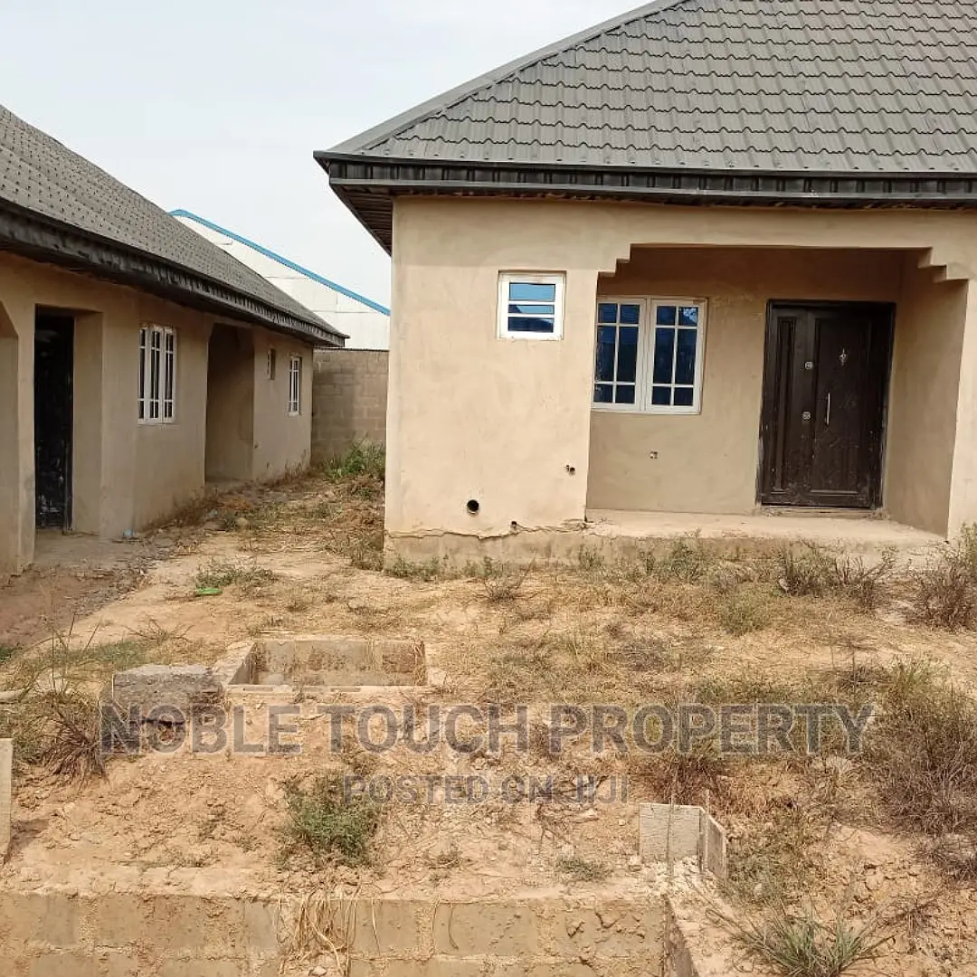2bdrm Bungalow in Ofada Ogun State, Sagamu for sale