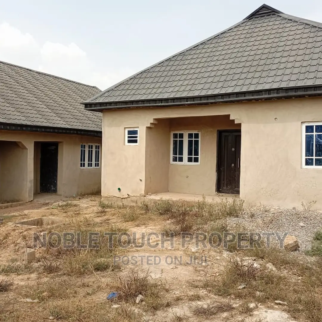 2bdrm Bungalow in Ofada Ogun State, Sagamu for sale