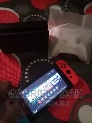 Hacked Nitendo Switch With Games, Controller And Dock