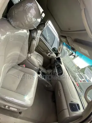 Toyota Sequoia 2006 Gold
