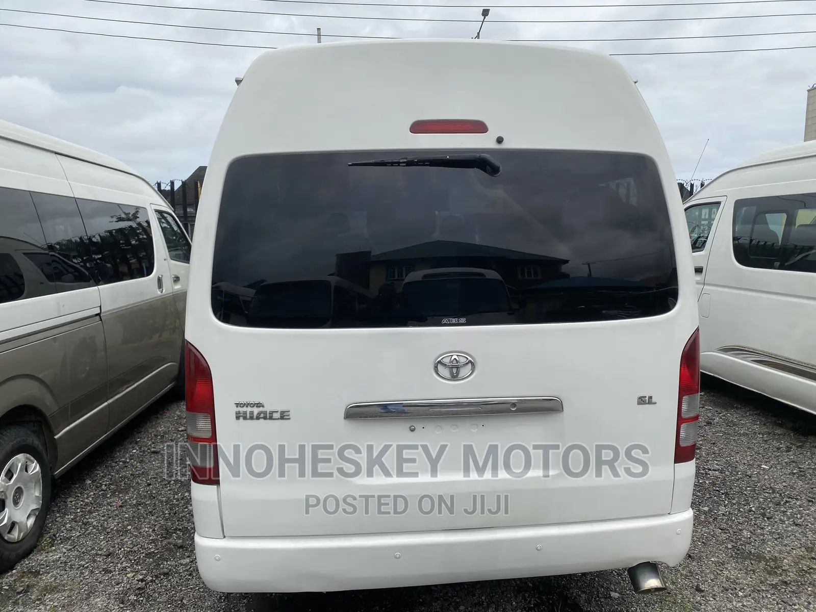 Toyota HiAce 2015 White