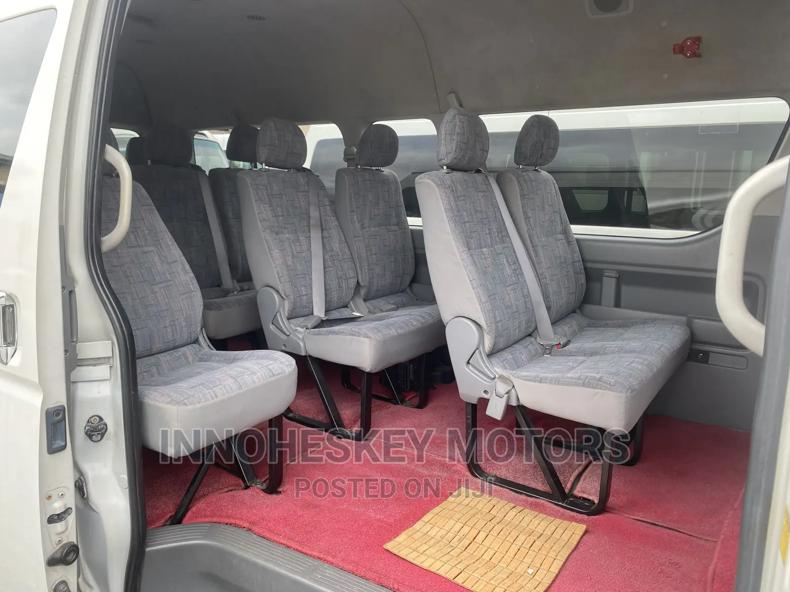 Toyota HiAce 2015 White